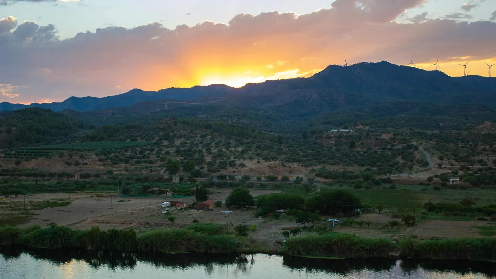 Holiday home Casa Rural Griso Riba-roja d'Ebre